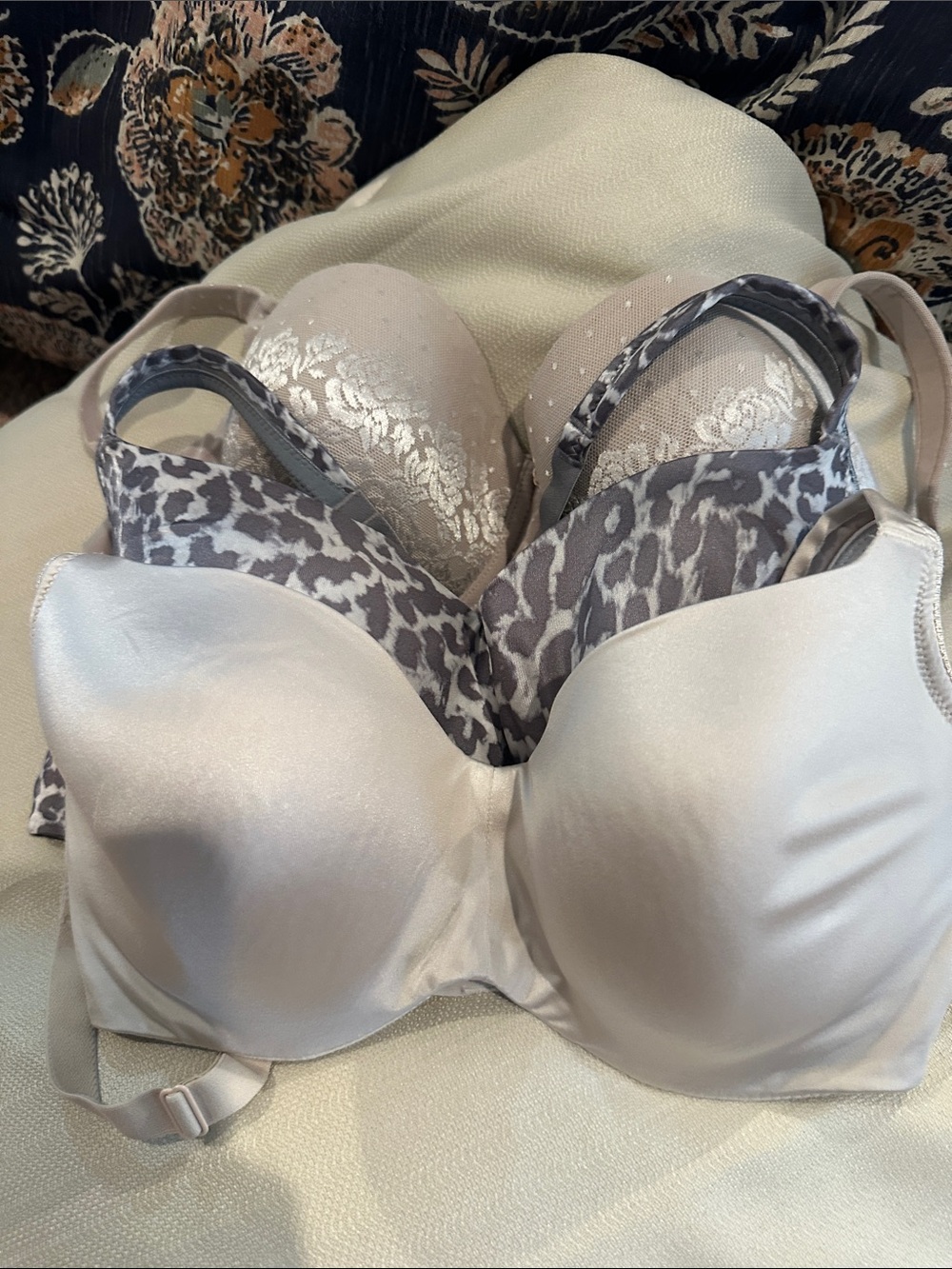 Soma Stunning Support 36D bundle of 3 bras